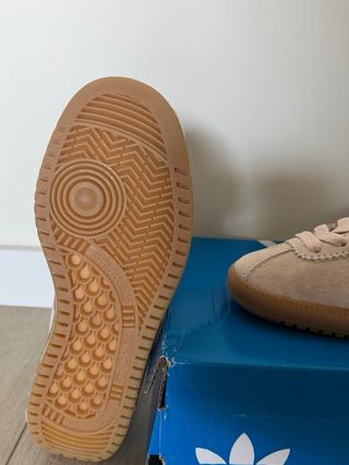 Zapatillas Adidas Beige y Rosa Talla 36