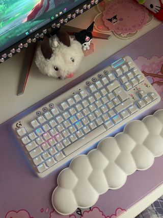 Teclado Logitech Blanco y Rosa