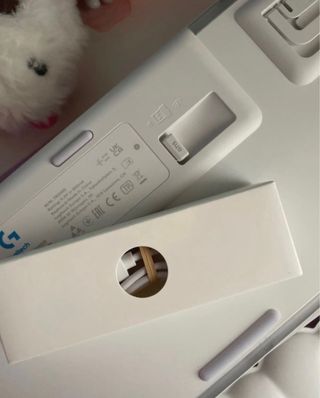 Teclado Logitech Blanco y Rosa