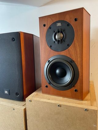 Altavoces JBL XTi 10