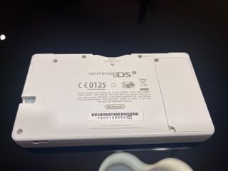 Nintendo DSi Edición Pokémon Blanca