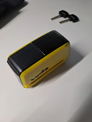 Pinza de disco Luma con 2 llaves y funda