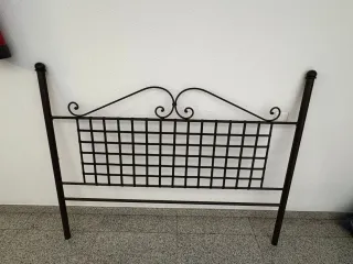 Mueble negro con puerta corredera