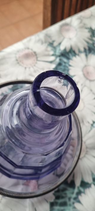 2 bottiglie da notte antiche con bicchiere