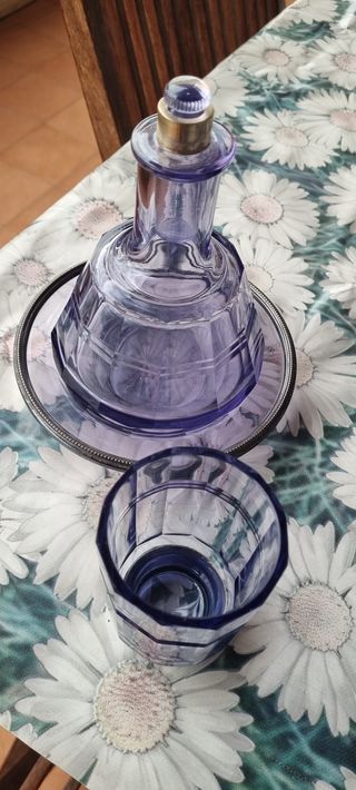 2 bottiglie da notte antiche con bicchiere