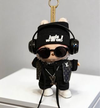 Llavero Labubu con ropa y accesorios