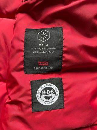 Levi’s Puffer Vest Unisix  Rojo con Pana XS Amplia