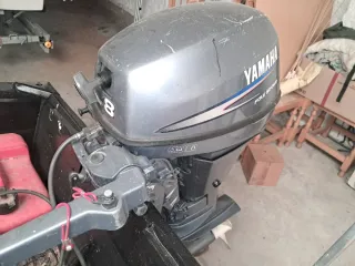 Embarcación aluminio motor 4 tiempos