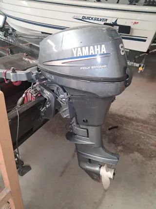 Embarcación aluminio motor 4 tiempos