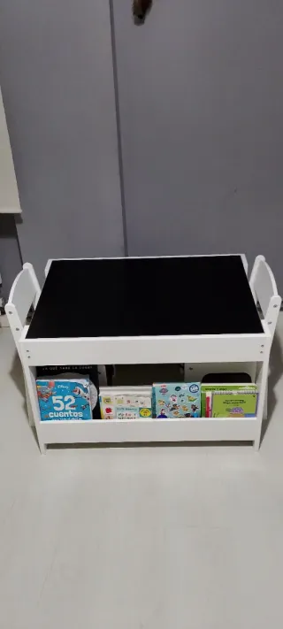 Mesa y Sillas Infantiles con Almacenamiento
