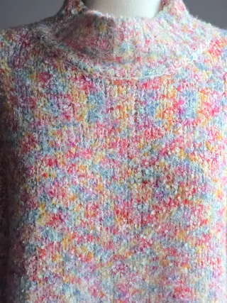 Jersey punto multicolor cuello alto