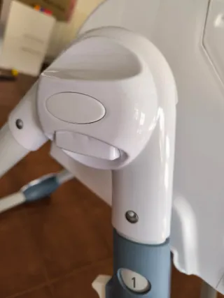 Trona infantil a rayas