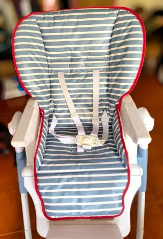 Trona infantil a rayas