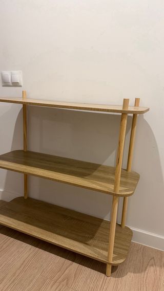 Estantería de diseño en madera