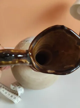 Jarrón de cerámica pintado a mano