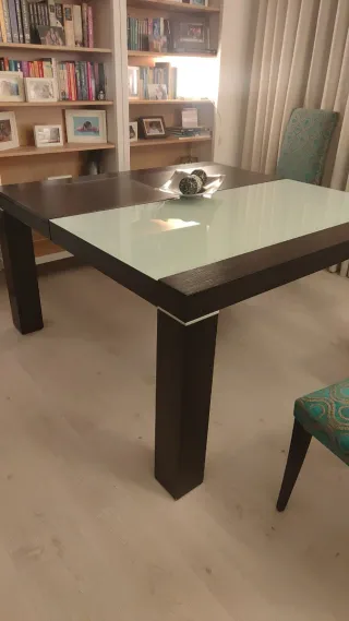 Aparador, mesa comedor extensible y 6 sillas