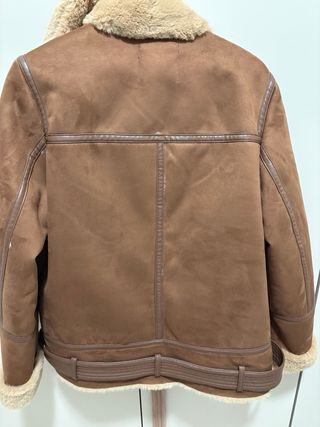 Bomber Stradivarius con pelo marrone