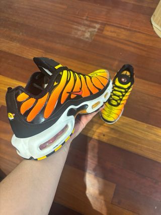 Nike TN Tiger Naranja Amarillo