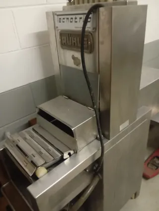 Inyectora Jamón York marca tecnotrip 15 agujas