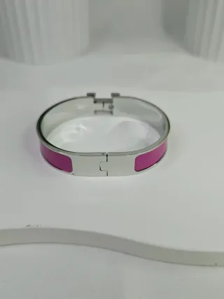 Bracciale rigido stile "H" smaltato Rosa Fucsia