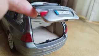 BMW 330i Touring E91 1/18  Kyosho Dealer