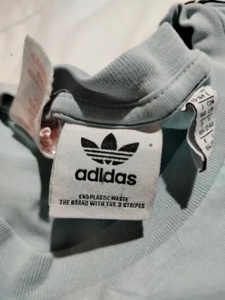Camiseta Adidas azul y blanca