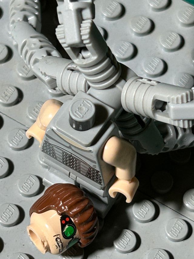 LEGO Dr Octopus con brazos
