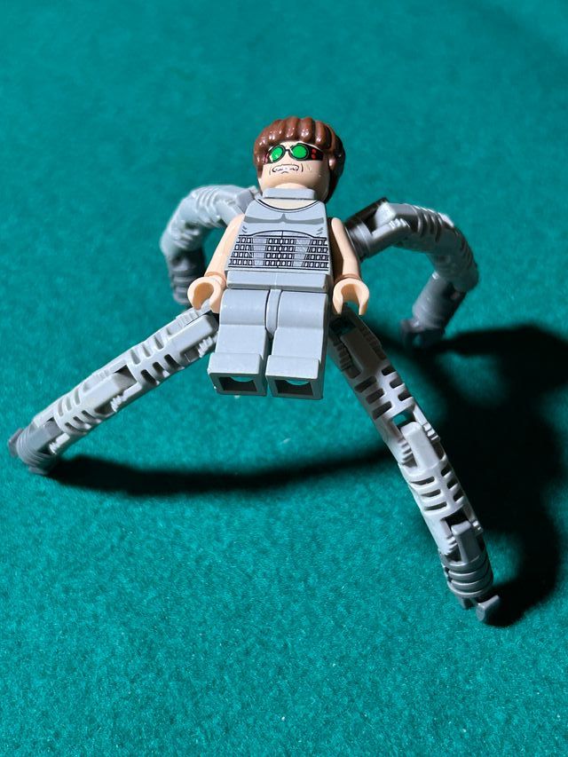 LEGO Dr Octopus con brazos