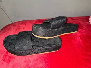 Sandalias Guess Negras Plataforma