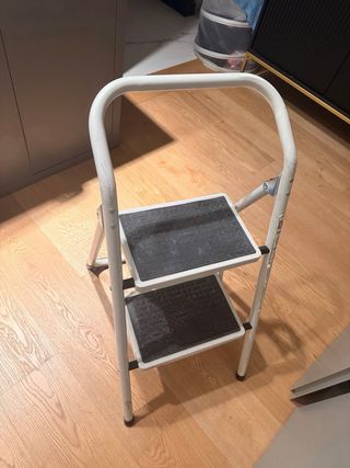 Escalera de 2 peldaños blanca