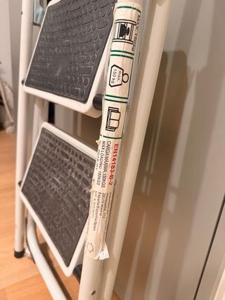 Escalera de 2 peldaños blanca