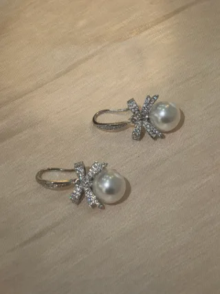 Orecchini perla bianca con fiocco zirconia elegant