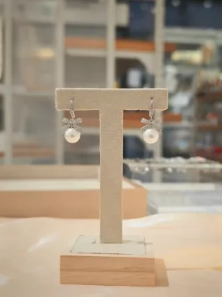 Orecchini perla bianca con fiocco zirconia elegant