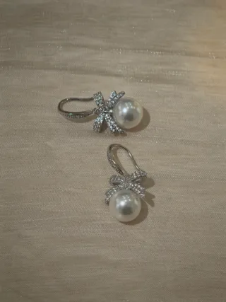 Orecchini perla bianca con fiocco zirconia elegant