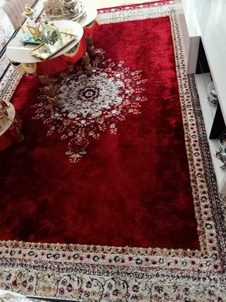 Alfombra salón diseño floral rojo