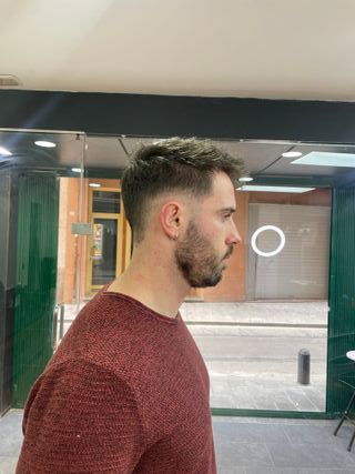 Ofrezco mis servicios como barbero a domicilio