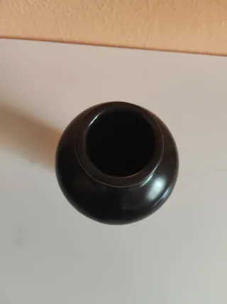 Jarrón negro decorativo