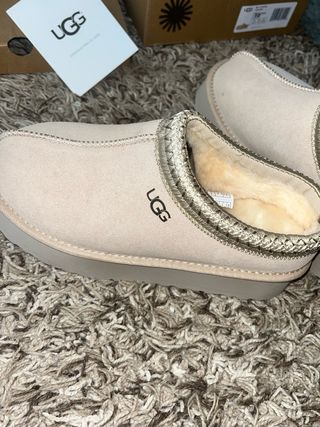 UGG Tasman