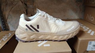 Zapatillas Salomon Trail Running Beige/Rojo