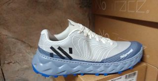 Zapatillas Salomon Trail Running Beige/Rojo