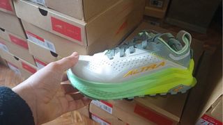 Zapatillas Salomon Trail Running Beige/Rojo