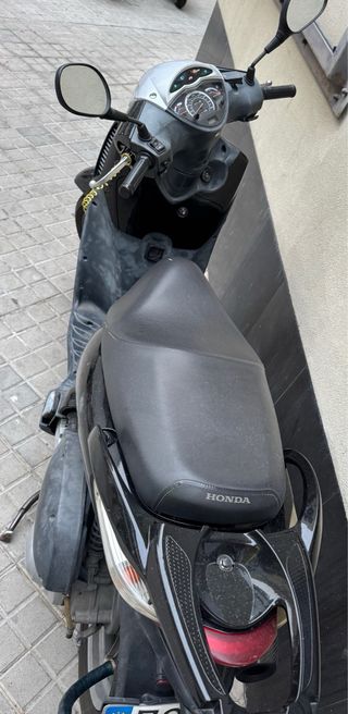 Honda SH 125i Scooter año 2006.