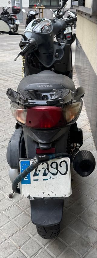 Honda SH 125i Scooter año 2006.