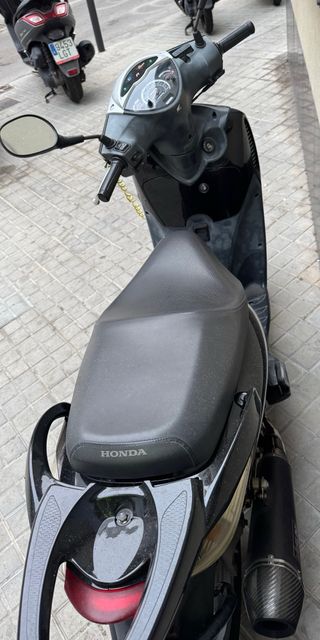 Honda SH 125i Scooter año 2006.