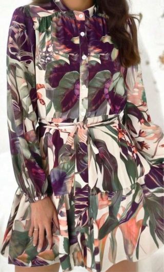 Vestido estampado volante