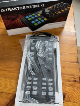 Native Instruments Kontrol X1 Mk2