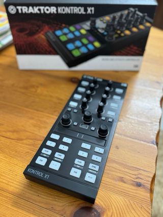 Native Instruments Kontrol X1 Mk2