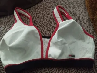 Sujetador deportivo Triaction blanco y rojo