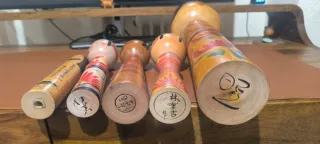 Bambole Kokeshi Vintage per Ziron