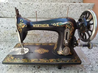 Máquina de coser antigua Wertheim